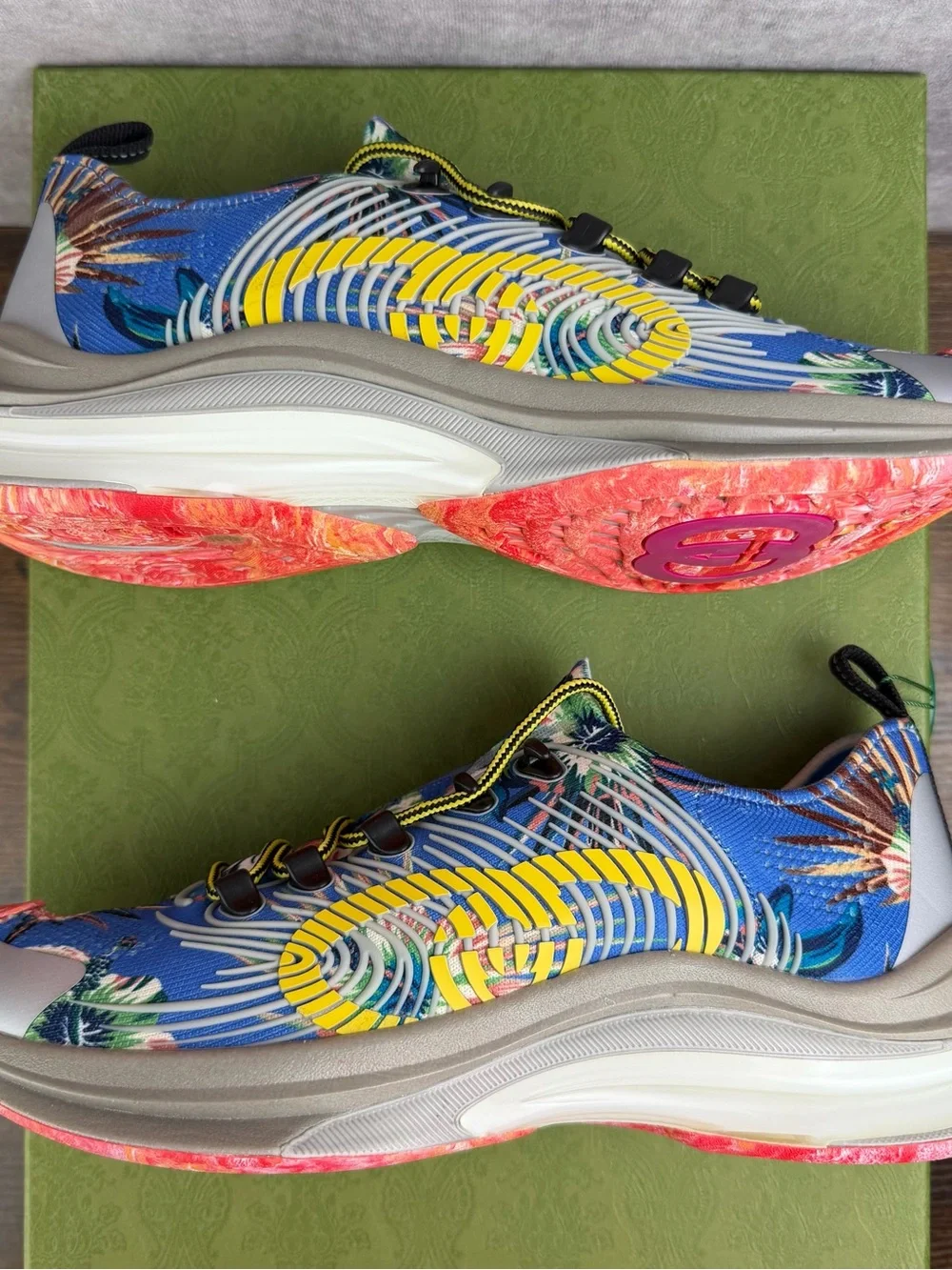 NEW Gucci Runner Blue Marble and Floral Size 10.5 UK / 11 US Men’s Sneakers Rare